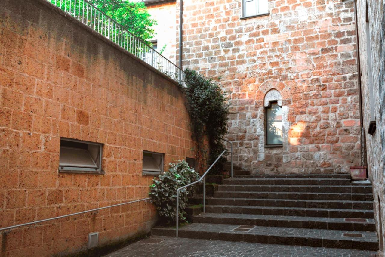 オルヴィエートLa Dimora Delle Zitelle Sperse - Parcheggio Privatoアパートメント エクステリア 写真